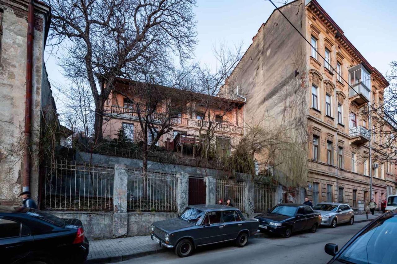 Квартира В Центрі Lviv Buitenkant foto
